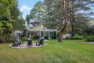 Image de Modern Cabin in Saugatuck with New Hot Tub!