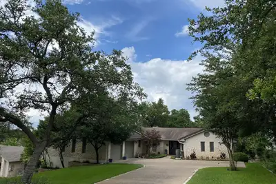 Image de Amazing Home On A Private Golf Course.