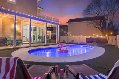 Image de Beach+Pool+Hot Tub |  Golf Cart(incl) + Game Room