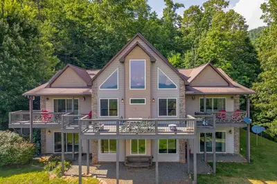 Image de Best 5000 sq/ft Vacation Cabin with amazing Views & Activities! !