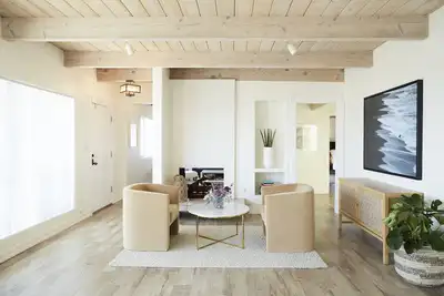 Image de Ocean view Cardiff home, walk to beach and town!