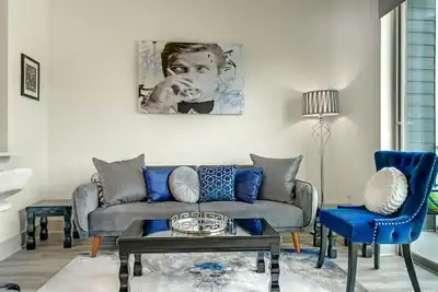 Image de Brand New James Bond Themed Luxury Apt in River Oaks