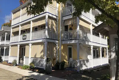 Image de The center Chautauqua Institution steps from the Amphitheater and Bestor Plaza!