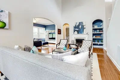 Image de Updated Bayside Resort Home w/ Shared Pools, Easy Beach Access, & Fast WiFi