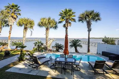 Image de Dreamworthy, waterfront St. Helena home with pool and deep water dock.