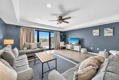 Image de Aegean 105 – Spacious Ground-Floor Condo with Private Patio and Beach Access