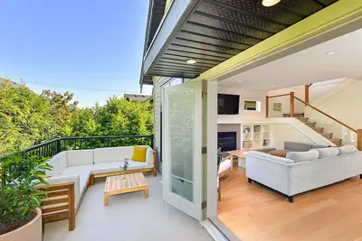 Image de Modern Chic 3 Bed House 5 min drive to Dt Victoria
