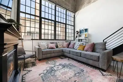 Image de 5108 Peters Cartridge factory · New Industrial Loft Space on Bike Trail