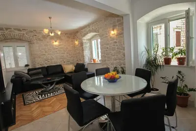 Image de Modern apt in the stone house in the very center