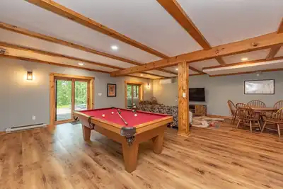 Image de Rustic Woodsy Getaway w/Hot Tub & Fireplace