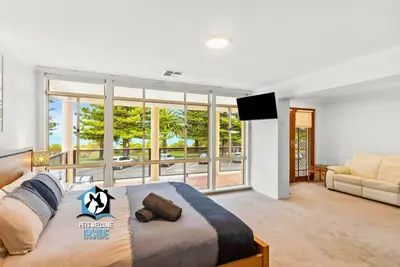 Image de Luxury Ocean Front 3br Home in Central Victor Harbor
