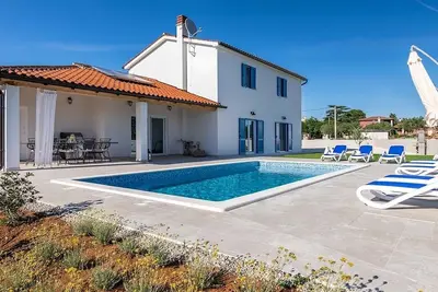 Villa 2095/39179 (Istria - Klarići), 13000m from the beach