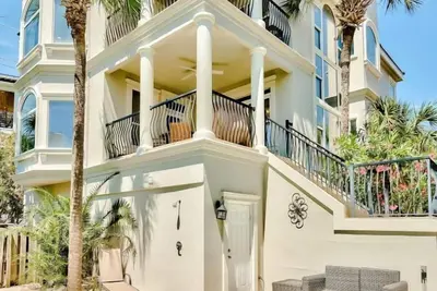 Image de Sandprint Cinema! 5 bdms, 6 bth, priv pool, putting green, hot tub, game room!