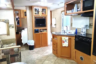 Image de Rv Nsb Sun & Shade Tree, Pool & Picnic Rv Vacation
