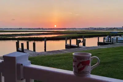 Image de Walkable Waterfront Bayside Townhome with boat slip, pool, and green space!