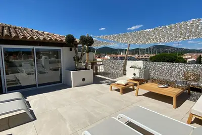 Image de Superbe maison sur le Toit, Terrasse avec Superbe Vue sur les Canaux et Jaccuzzi
