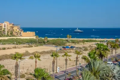 Image de Penthouse W/Private Jacuzzi, Amazing Ocean View, And 5 Min Walk To The Beach!