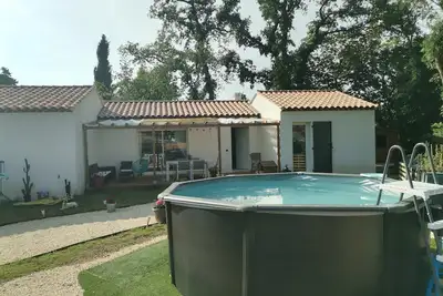 Image de Villa piscine barbecue terrasse au cœur de la Provence