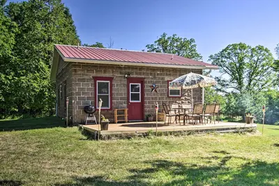 Image de Rural Pine River Cabin: Snowmobile + Snowshoe