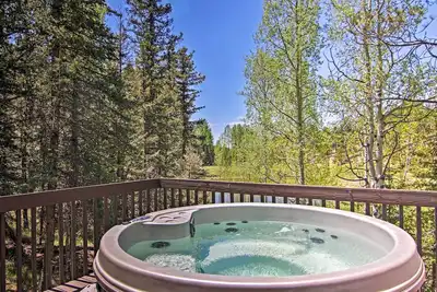Image de Florissant Hilltop Hideaway w/ Porch + Pond Access