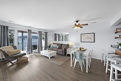 Image de Lakefront w/ Pool Access! Near Silver Dollar City
