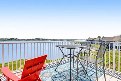 Image de Bethany Bay Condo with Shared Pool, High-Speed WiFi, Bay View, & Central Ac