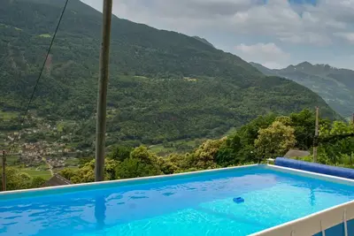 Image de Belle maison de vacances privée avec piscine privée, Wifi, Tv, patio, animaux admis, parking