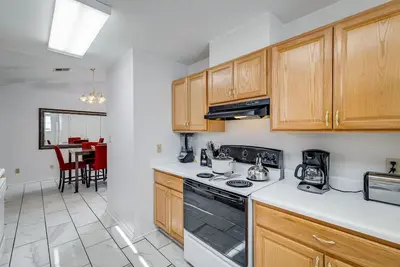 Image de Luxury Spacious Home, Only 4. 7 Miles From Airport