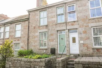 5 Parc Terrace, pet friendly, character holiday cottage in Newlyn