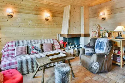 Image de Appartement cosy au cœur du village, 3 chambres, balcon ensoleillé, parking, proche des commodités!