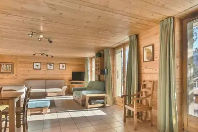 Image de Grand duplex 12 pers, 5 chambres, jardin, wifi, proche du village
