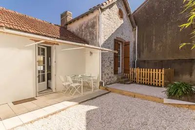 Image de Maison familiale moderne, 300m du centre, 500m de la mer, Wifi gratuit, draps inclus.