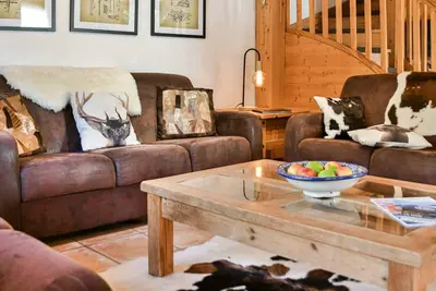 Image de Chalet 5 chambres au pied des pistes, idéal pour ski et vélo tourisme!
