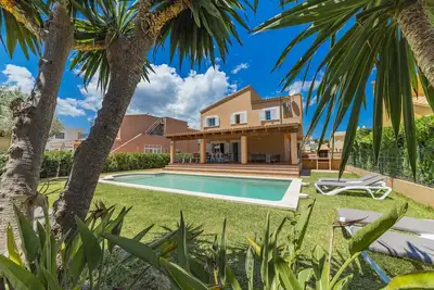 Image de Villa pour 10 avec piscine privée et situation de plage, près d'Alcudia\/Majorque