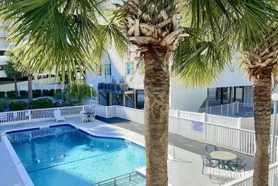 Image de Your conveniently located North Myrtle Beach bungalow awaits! !