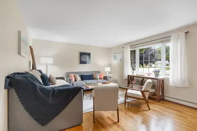 Image de Beautiful Newport Home - The Cottage At Restmere, South