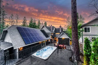 Image de Bears Palace at Big Bear ~ Swim Spa ~ Games ~ Central Luxe Chalet Retreat~