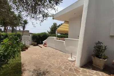Image de Detached villa a stone's throw from the sea