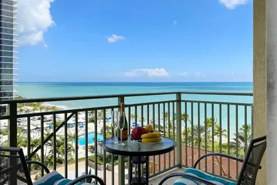 Image de Great apartment really on the beach!
