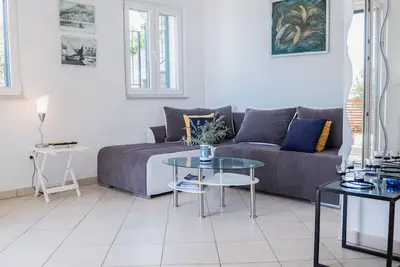 Image de Seafront apartment w. free parking ( Andro)
