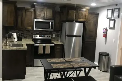 Image de 1 Queen \/ 4 twins\/ sleeps 6