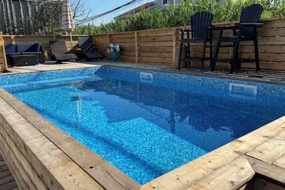 Image de Heated Saltwater Pool, All New 4br + Bonus Room, Lr, Dr + Den, Chef's Kitchen