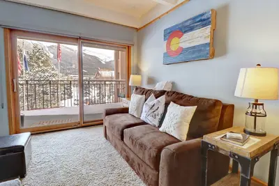 Image de Great Mountain Views Short Walk to Lift Cozy Condo Pg201