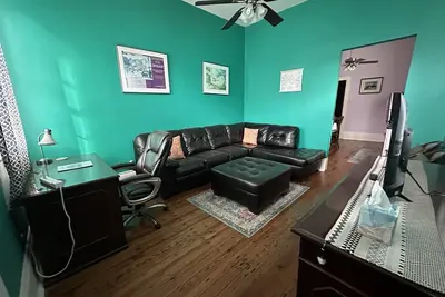 Image de Adorable Shotgun House Minutes from the French Quarter/Bywater/Marigny/Downtown