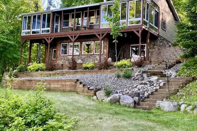 Image de Treetop Lake House on Private Wooded Acreage on the Lovely Lake Mary