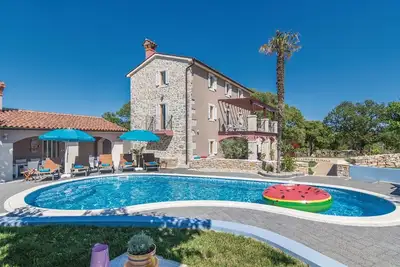 Image de Superbe maison à Nedescina avec sauna