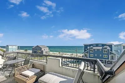 Image de Beach Paradise - Perfect Ocean Views - Pool & Sauna & Breakfast!