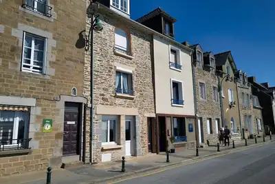 Image de Cancale, port de La Houle. Bel appartement vue mer