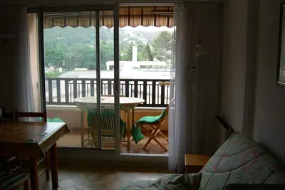 Image de Beau Studio Proche Plage Avec Terrasse Et Parking Privatif
