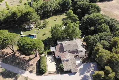 Image de Maison de 360 m² entièrement rénovée dans un parc de 1, 4 ha